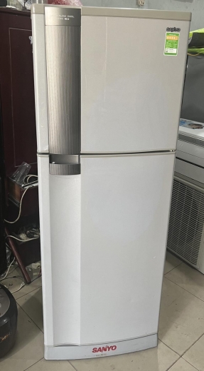 Tủ lạnh cũ Sanyo 190 lít không đóng tuyết mới 90%